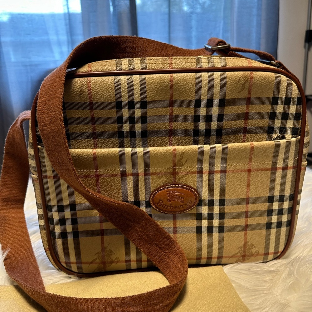 Burberry airport travel bag